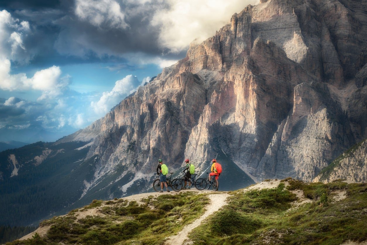 Mountain Biking for Beginners: Essential Gear and Riding Tips - KEUTEK